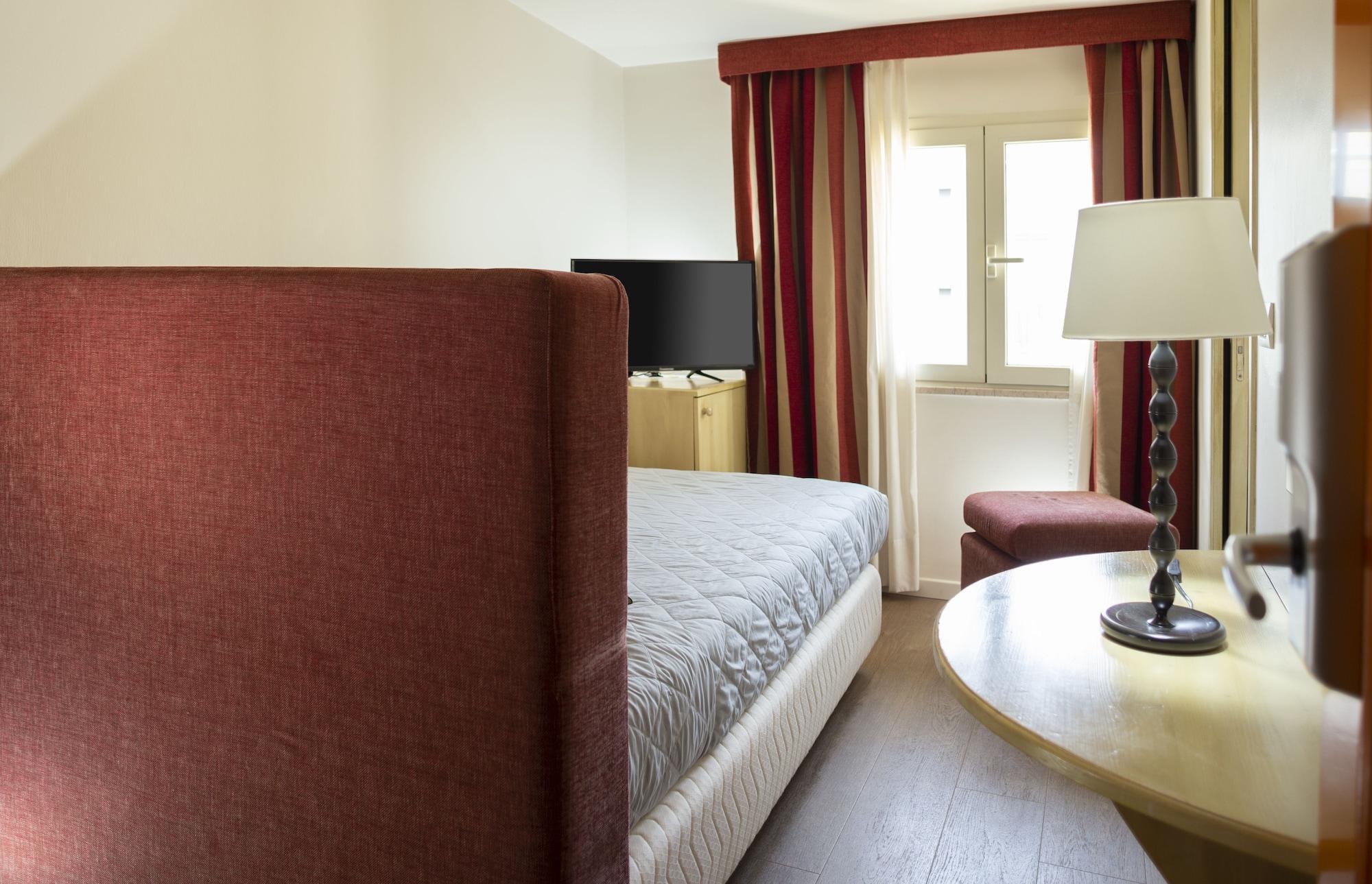 Hotel Lamorosa Римини Екстериор снимка