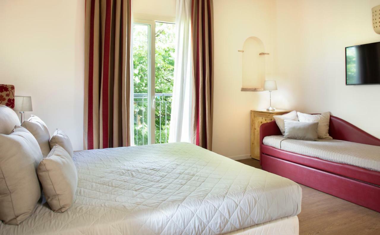 Hotel Lamorosa Римини Екстериор снимка