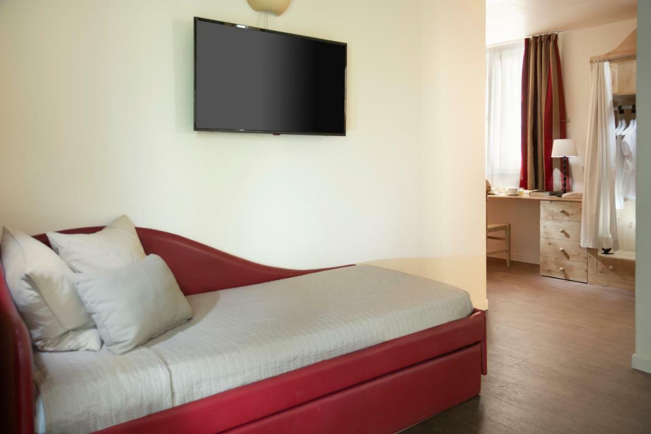Hotel Lamorosa Римини Екстериор снимка